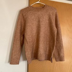 Banana Republic women’s thick knit sweater. Tan color size medium. Worn once.